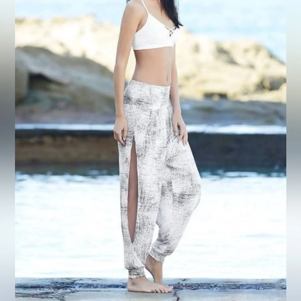 ALO Yoga Intention High Waisted Flowy Side Slit Joggers Size S EUC Athleisure